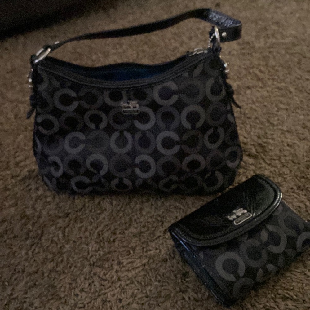 small Coach purse with matching wallet. Gray and Black.